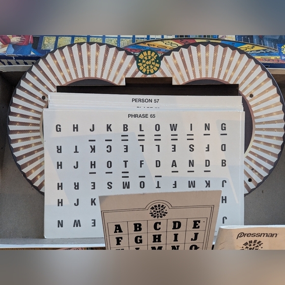 Vintage Wheel of Fortune Game, 2nd Edition Action Board Game - Picture 5 of 8